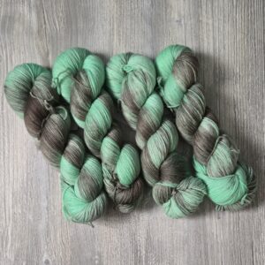 Mint Fudge Swirl on Leo Fingering Base