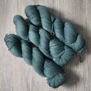 Pine Needles on Leo Fingering Base